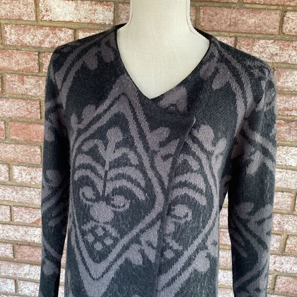 United States Sweaters Black/Gray Print Long Cardigan Wrap - Size M - Picture 2 of 12